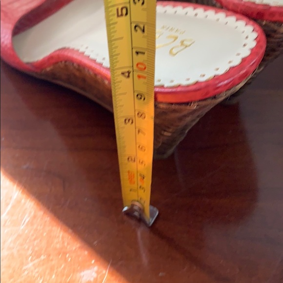 Red Crock print BCBG wicker slides - Picture 5 of 7